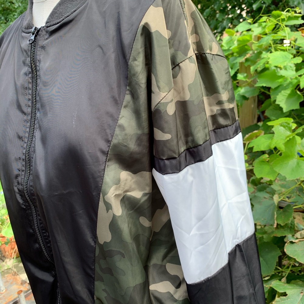 Jacket - Picture 2 of 4